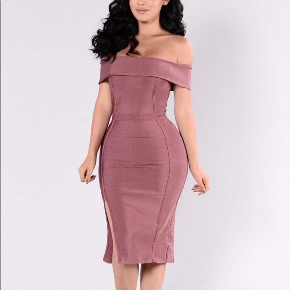 Mauve off shoulder midi bandage slit dress